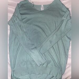 Women’s Dreamers Basic C-Neck Sweater